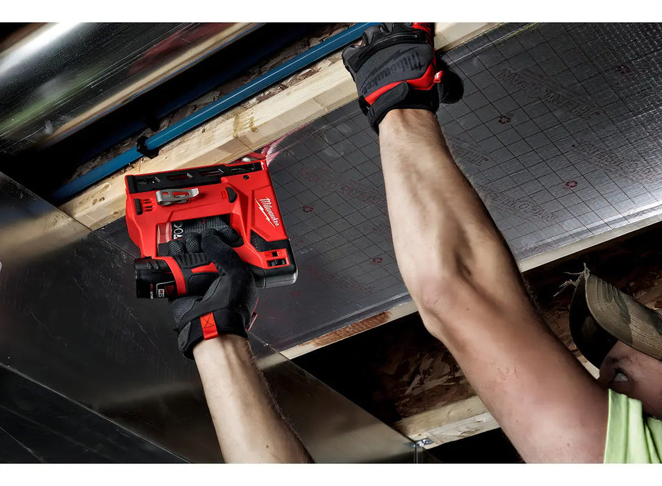 Engrapadora Milwaukee M12 2447-20