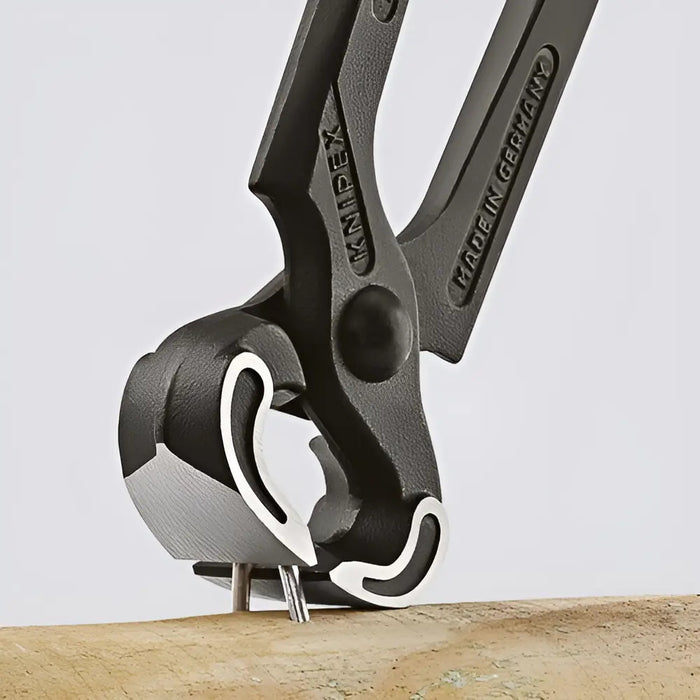Tenaza Carpintero 9" M/plast.