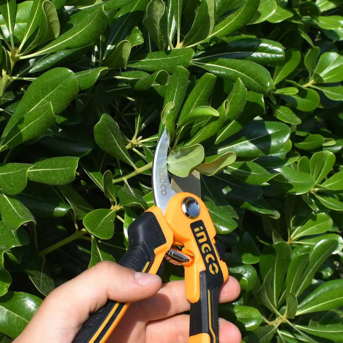 Tijera Para Podar Metálica 8.5" Mango Recubierto Ingco