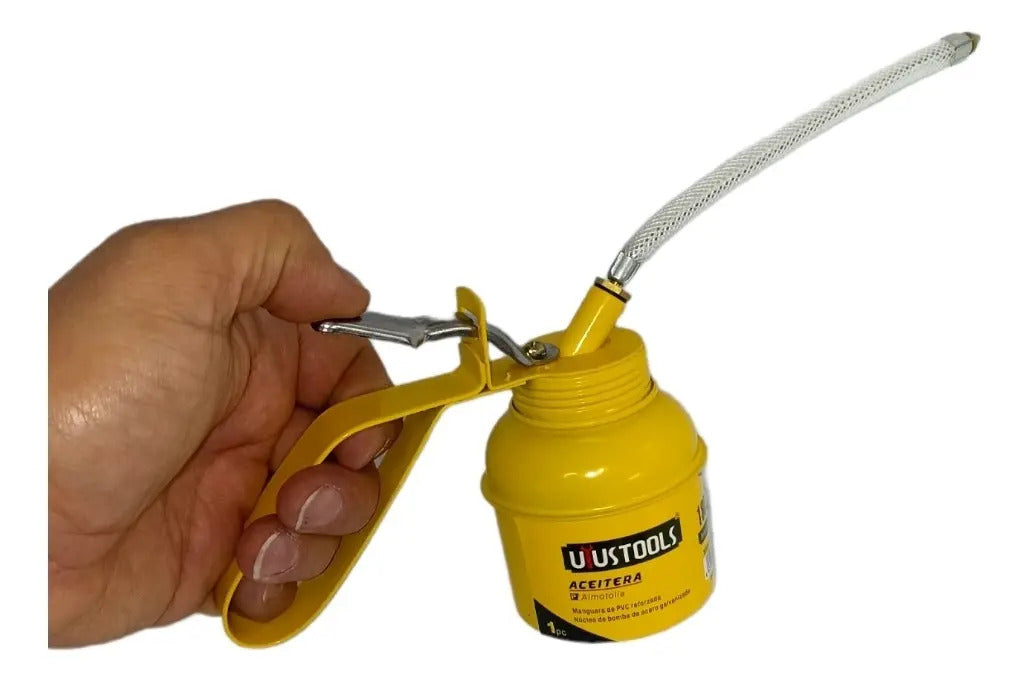 Aceitera Manual de 180 ml con Bomba