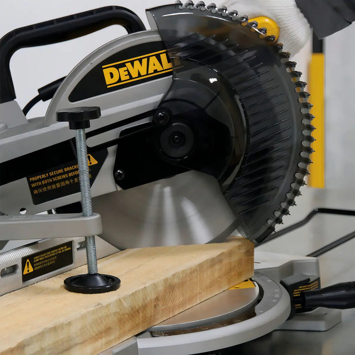 Sierra Ingleteadora 10" 1650W Dewalt DW714-B2C