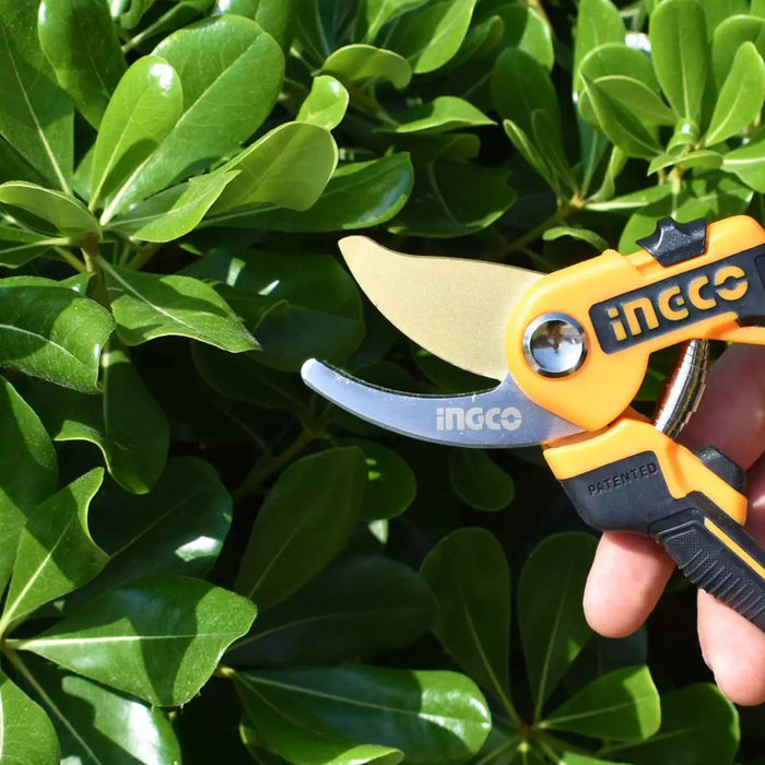 Tijera Para Podar Metálica 8.5" Mango Recubierto Ingco